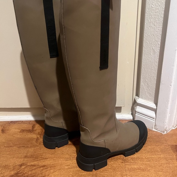 GANNI tall lug sole boots. Size 38 - Picture 6 of 11